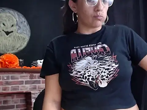 Lucyy Naugthy online show from 11/08/25, 01:25