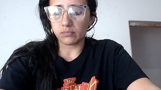 Lucyy Naugthy online show from 12/18/25, 01:04