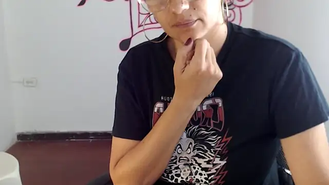 Lucyy Naugthy online show from 03/06/26, 02:01