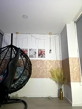 Nahomy cute1 online show from 11/27/25, 09:37