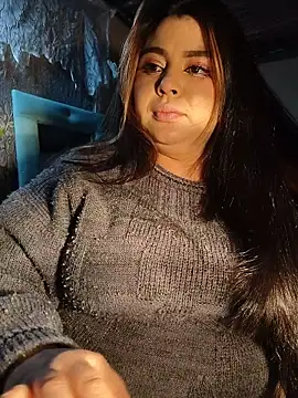 Snapshot of EliaStone05 chatting on 12/19/25, 06:27 EliaStone05 online show from 12/19/25, 06:27