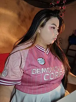 Snapshot of EliaStone05 chatting on 12/15/25, 05:35 EliaStone05 online show from 12/15/25, 05:35