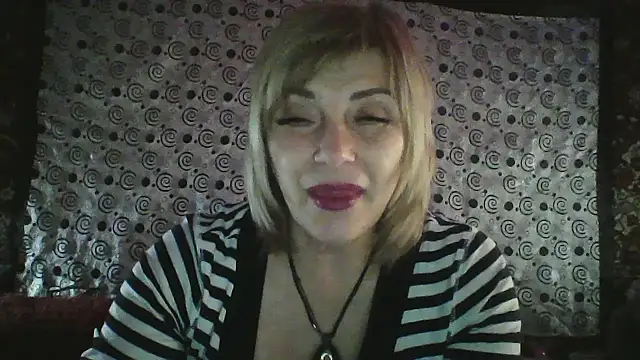 Lia Ray online show from 12/01/25, 08:21