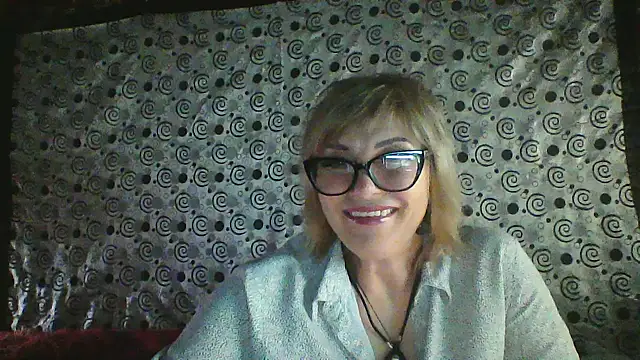 Lia Ray online show from 11/10/25, 08:03