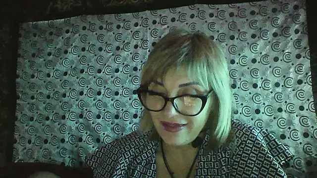 Lia Ray online show from 11/11/25, 07:52