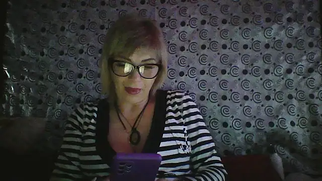 Lia Ray online show from 11/04/25, 07:17