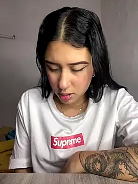 cristalxxx hott online show from 11/15/25, 03:27