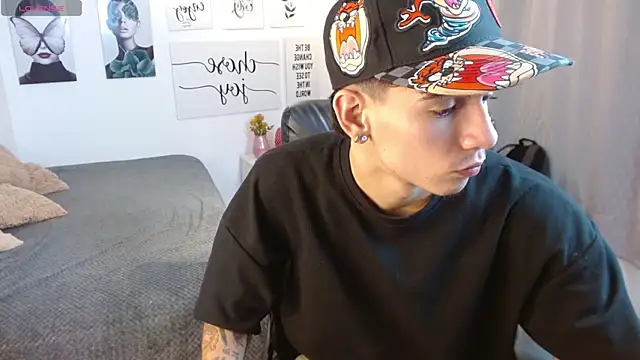 AmethystShadow17 online show from 11/05/25, 03:48