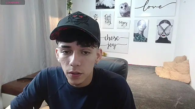 AmethystShadow17 online show from 11/20/25, 04:29