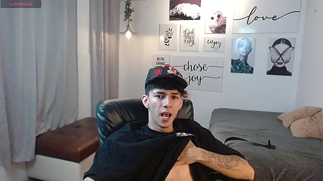 AmethystShadow17 online show from 11/11/25, 03:29