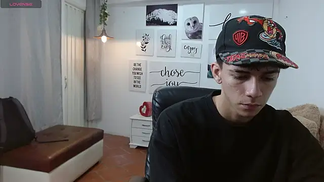 AmethystShadow17 online show from 11/12/25, 04:00