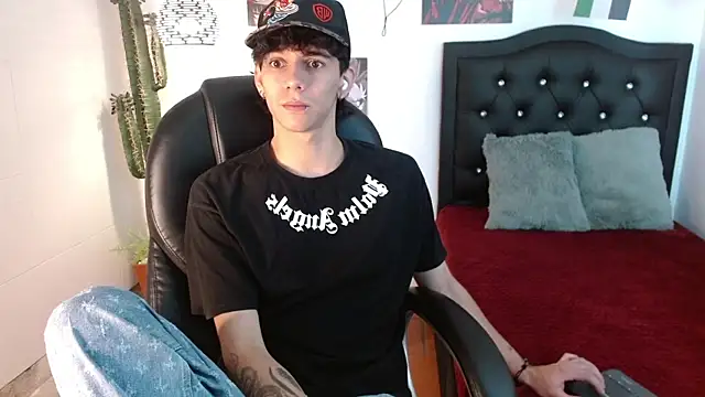 AmethystShadow17 online show from 07/11/26, 04:24