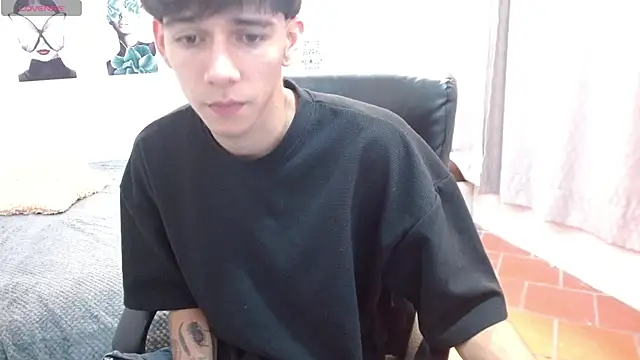 AmethystShadow17 online show from 10/24/25, 03:44