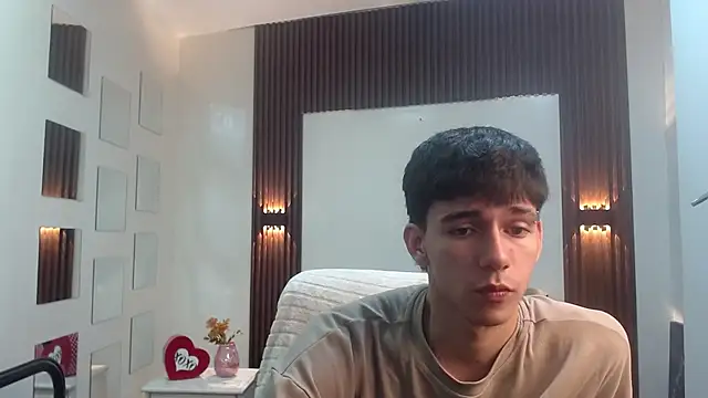 AmethystShadow17 online show from 03/26/26, 08:18