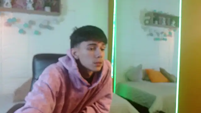 AmethystShadow17 online show from 04/19/26, 03:46