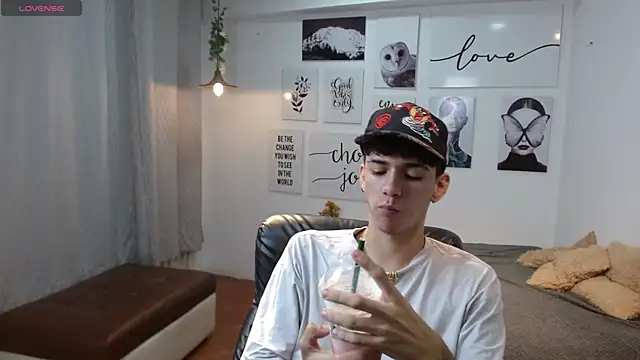 AmethystShadow17 online show from 11/18/25, 04:43