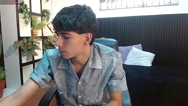 AmethystShadow17 online show from 10/26/25, 12:49