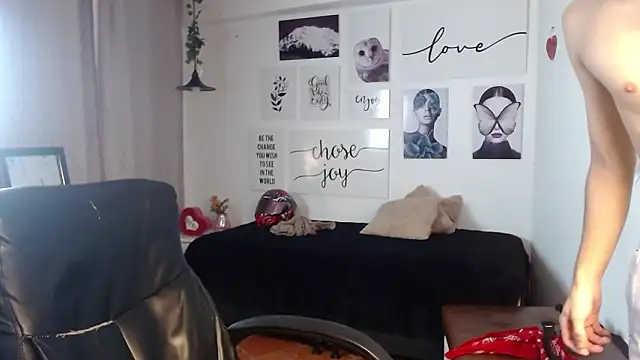 AmethystShadow17 online show from 03/16/26, 08:22