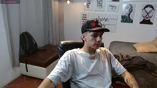 AmethystShadow17 online show from 11/22/25, 12:15