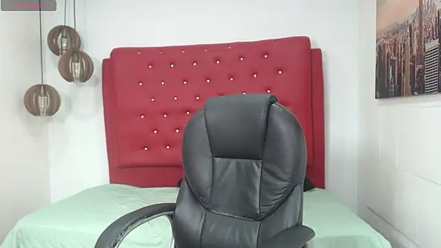 AmethystShadow17 online show from 12/17/25, 08:03