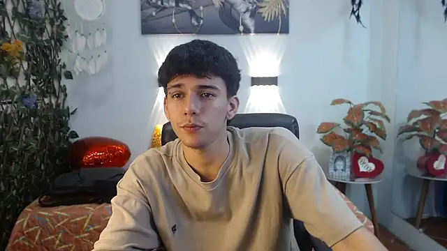 AmethystShadow17 online show from 04/01/26, 03:19