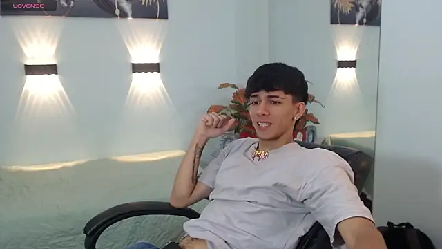 AmethystShadow17 online show from 11/08/25, 05:05