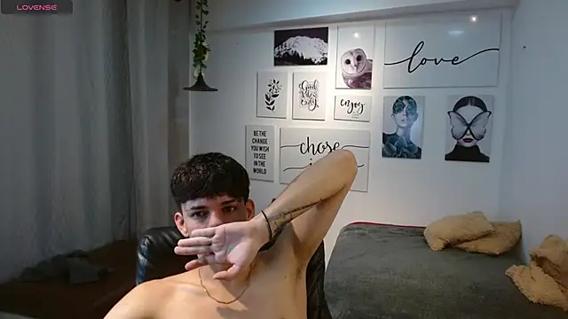 AmethystShadow17 online show from 11/30/25, 02:40