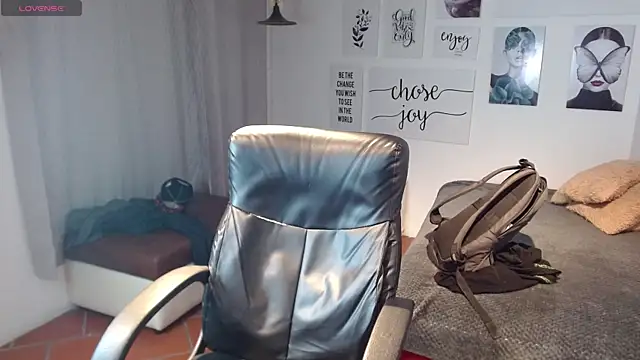 AmethystShadow17 online show from 11/26/25, 02:50