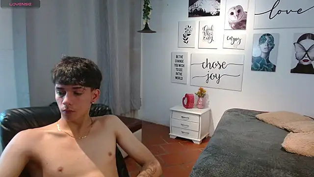 AmethystShadow17 online show from 11/29/25, 07:25