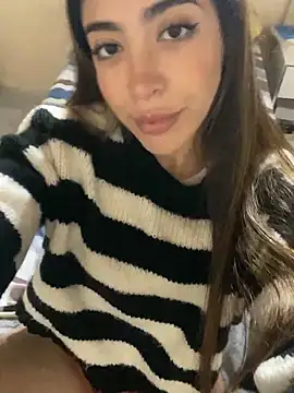 Snapshot of sofiasekrets chatting on 11/05/25, 04:48 sofiasekrets online show from 11/05/25, 04:48