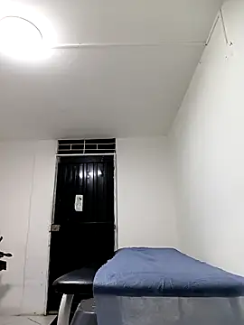 Snapshot of lorenzo-198 chatting on 10/27/25, 11:16 lorenzo-198 online show from 10/27/25, 11:16