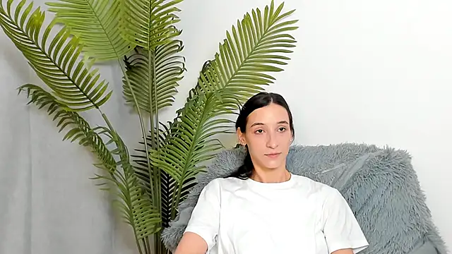 Snapshot of HayleySalahubdin chatting on 10/14/25, 03:12 HayleySalahubdin online show from 10/14/25, 03:12