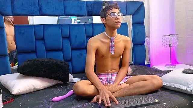 Desire4Duo online show from 10/21/25, 01:21