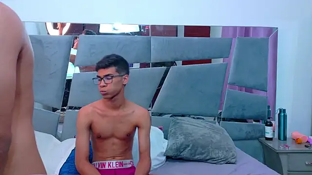 Desire4Duo online show from 10/18/25, 01:35