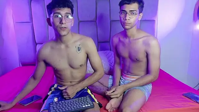 Snapshot of Desire4Duo chatting on 02/10/26, 10:47 Desire4Duo online show from 02/10/26, 10:47