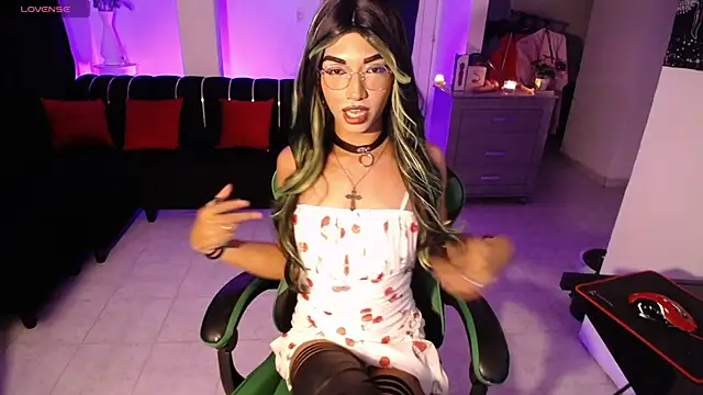 Cute Aleja online show from 05/20/26, 11:02