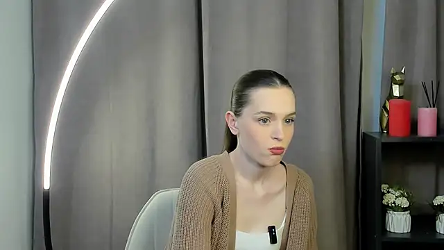 Snapshot of BritneySabeiha chatting on 10/22/25, 03:22 BritneySabeiha online show from 10/22/25, 03:22