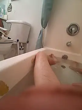 Snapshot of whateveruwanthowever chatting on 11/12/25, 09:18 whateveruwanthowever online show from 11/12/25, 09:18