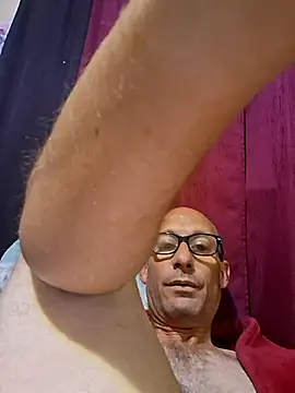 Snapshot of whateveruwanthowever chatting on 11/06/25, 10:03 whateveruwanthowever online show from 11/06/25, 10:03