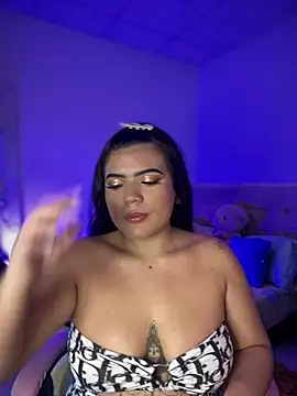 Snapshot of -MACA- chatting on 10/18/25, 10:01 -MACA- online show from 10/18/25, 10:01