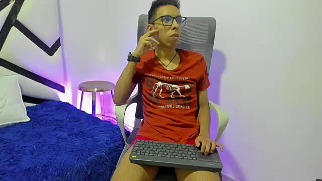 TwinkD asian online show from 10/21/25, 03:06