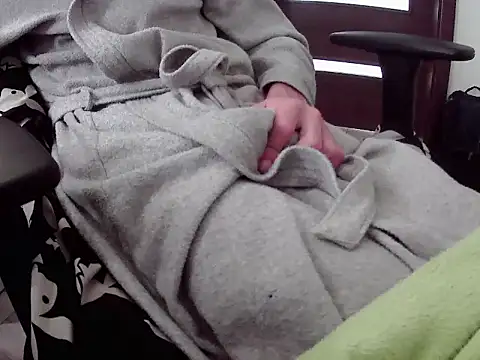 Snapshot of Batboy94 chatting on 11/02/25, 09:14 Batboy94 online show from 11/02/25, 09:14