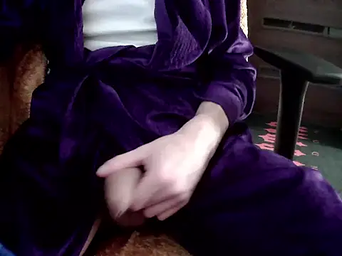 Snapshot of Batboy94 chatting on 02/08/26, 01:03 Batboy94 online show from 02/08/26, 01:03