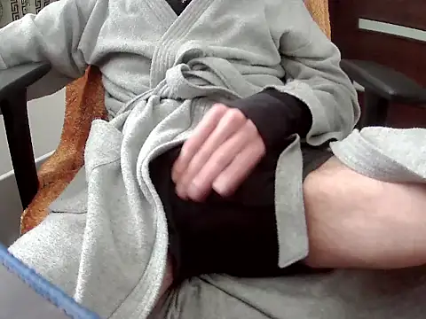 Snapshot of Batboy94 chatting on 01/09/26, 12:45 Batboy94 online show from 01/09/26, 12:45