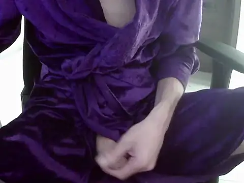 Snapshot of Batboy94 chatting on 11/15/25, 10:58 Batboy94 online show from 11/15/25, 10:58