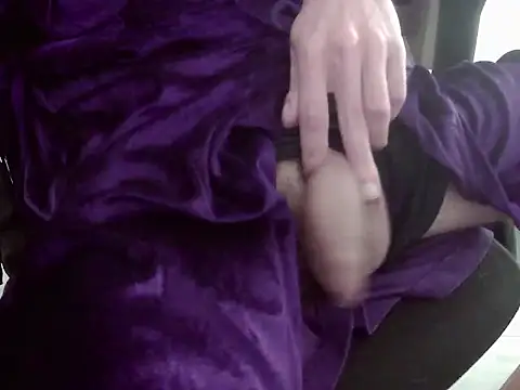 Snapshot of Batboy94 chatting on 11/14/25, 08:01 Batboy94 online show from 11/14/25, 08:01