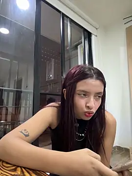 Aithana Petite online show from 11/23/25, 12:42