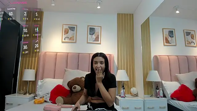 Aithana Petite online show from 12/01/25, 01:50