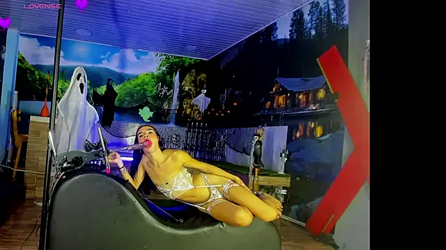 Zakura hot 25 online show from 10/17/25, 04:16