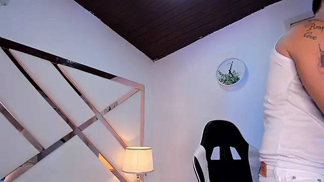 Justin valverde online show from 03/19/26, 02:33